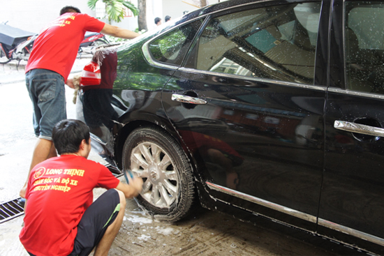 rửa xe ô tô 