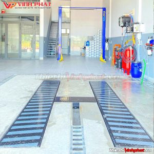 1200x800-cau-nang-1-tru--rua-xe-o-to-an-do-am-nen-thietbivinhphat.vn-lap-dat-khach-hang-3