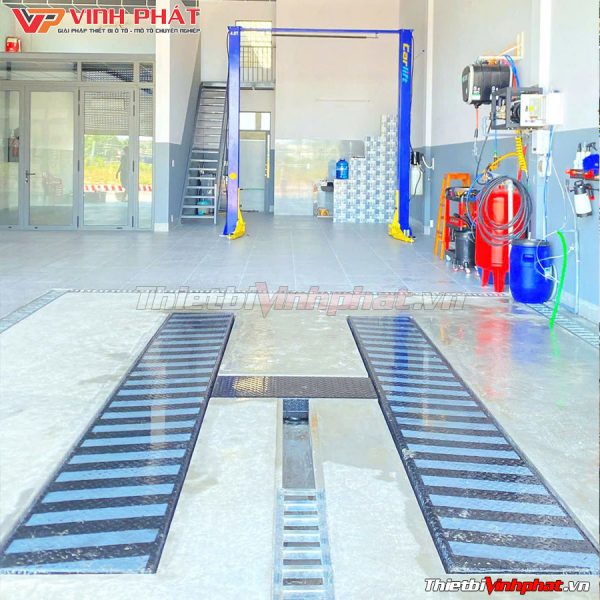 1200x800-cau-nang-1-tru--rua-xe-o-to-an-do-am-nen-thietbivinhphat.vn-lap-dat-khach-hang-3