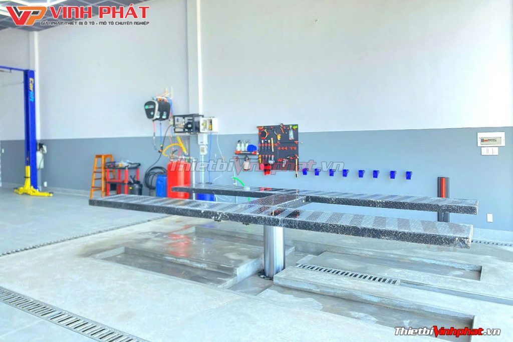 1200x800-cau-nang-1-tru--rua-xe-o-to-an-do-am-nen-thietbivinhphat.vn-lap-dat-khach-hang-7