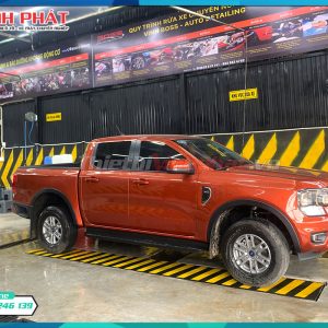 1200x800-cau-nang-1-tru--rua-xe-o-to-an-do-am-nen-thietbivinhphat.vn-lap-dat-khach-hang-8
