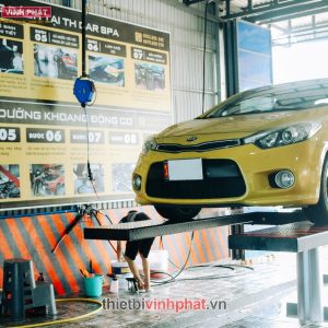 1200x800-cau-nang-1-tru--rua-xe-o-to-an-do-am-nen-thietbivinhphat.vn-lap-dat-khach-hang-9