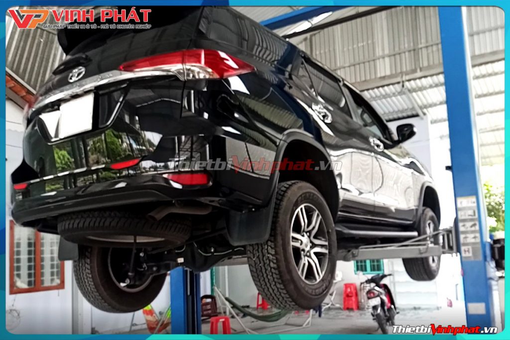 Cau-nang-o-to-2-tru-lion-auto-lift-LT-4000-345-8-thietbivinhphat.vn