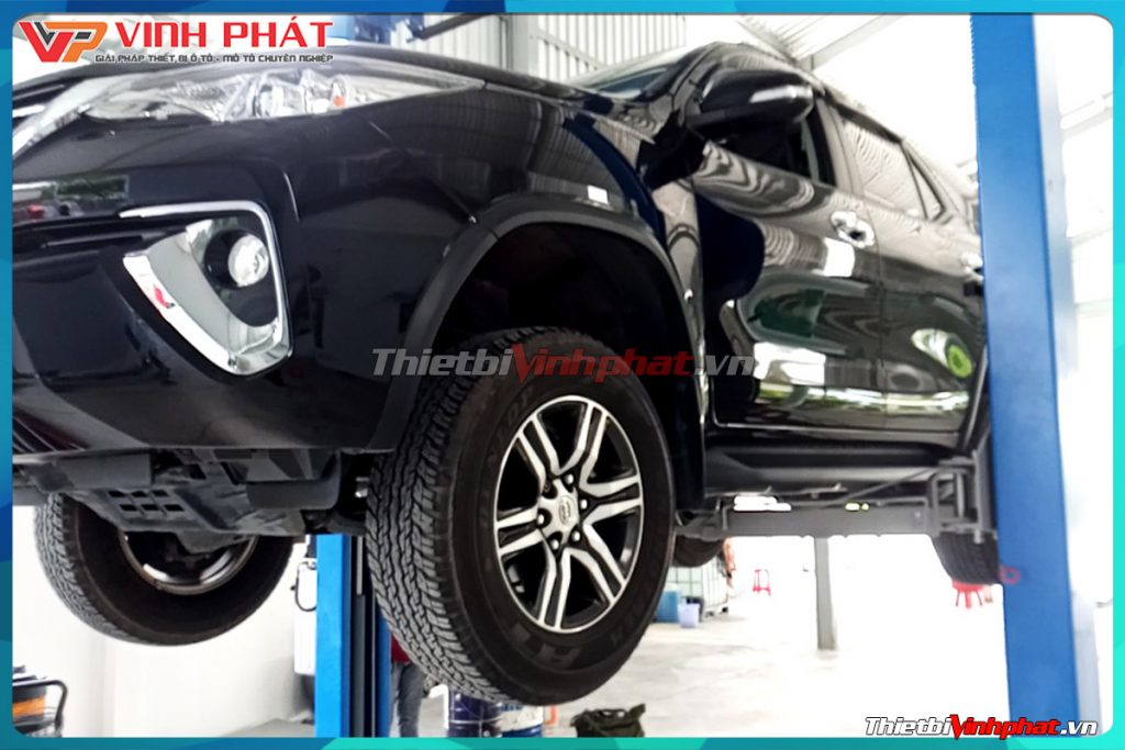 Cau-nang-o-to-2-tru-lion-auto-lift-LT-4000-345-9-thietbivinhphat.vn
