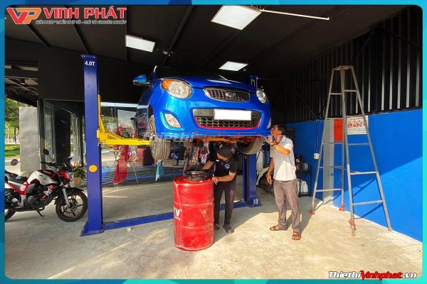 cau-nang-o-to-2-tru-giang-duoi-carlift-4-tan-1-thietbivinhphat.vn