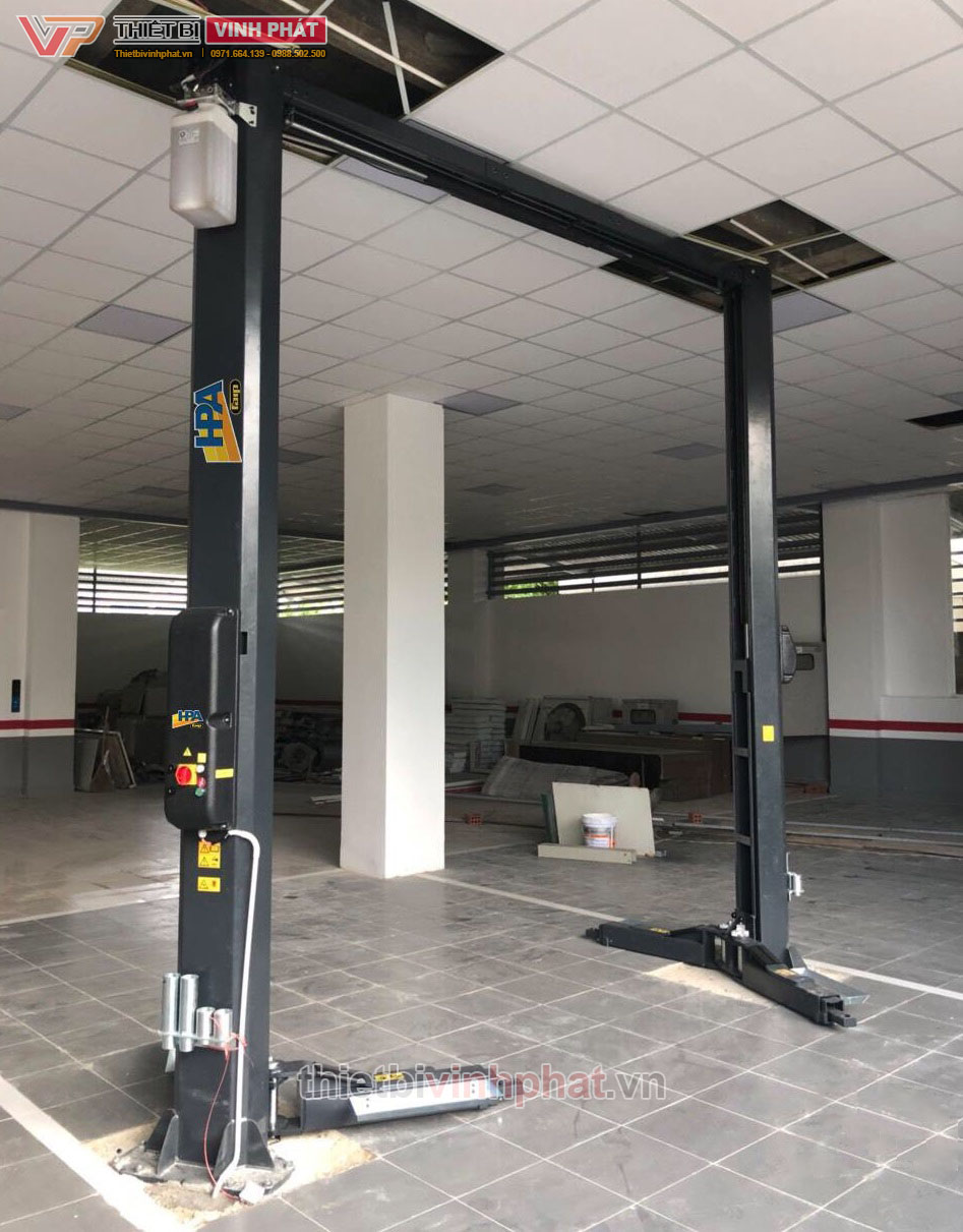 cau-nang-o-to-2-tru-y-lech-tam-giang-tren-hpa-p2c-245c-4-thietbivinhphat.vn.jpg cau-nang-o-to-2-tru-y-lech-tam-giang-tren-hpa-p2c-245c-4-thietbivinhphat.vn.jpg