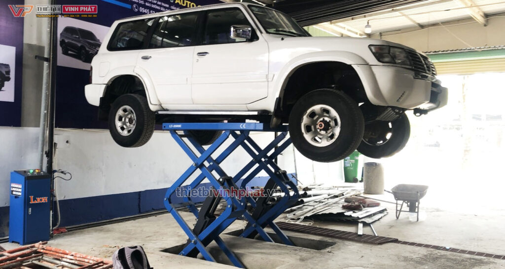 cau-nang-o-to-cat-keo-nang-bung-am-nen-lion-2-thietbivinhphat.vn_1