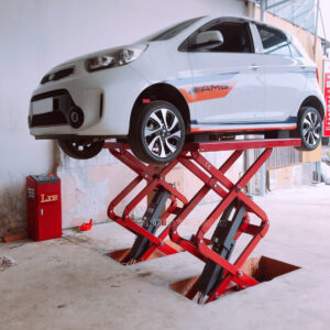 cau-nang-o-to-cat-keo-nang-bung-am-nen-lion-3-thietbivinhphat.vn_1