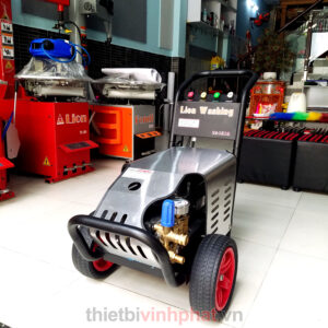 may-rua-xe-o-to-cap-ap-lion-washing-v4-1510-2-thietbivinhphat.vn.jpg