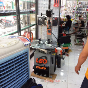 may-thao-vo-xe-tay-ga-o-to-leo-l8001-3-thietbivinhphat.vn