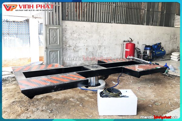 1200x800-cau-nang-1-tru--rua-xe-o-to-an-do-canh-buom-am-nen-thietbivinhphat.vn-lap-dat-khach-hang-5