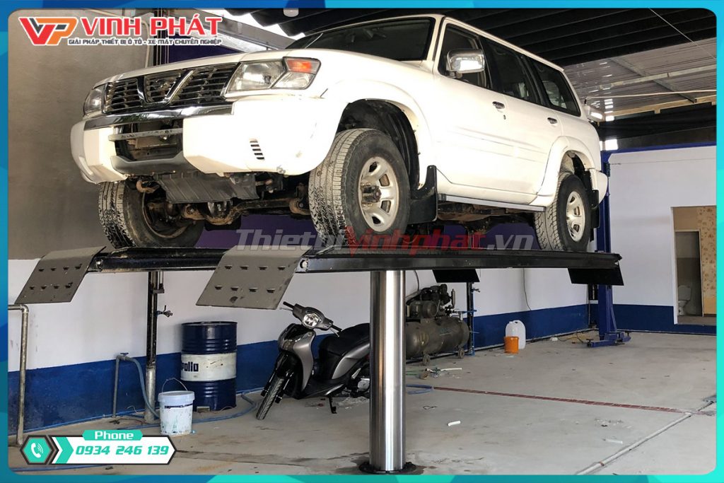 1200x800-thiet-bi-rua-xe-oto-cham-soc-xe-thietbivinhphat.vn-cau-nang-1-tru-rua-xe-oto-1