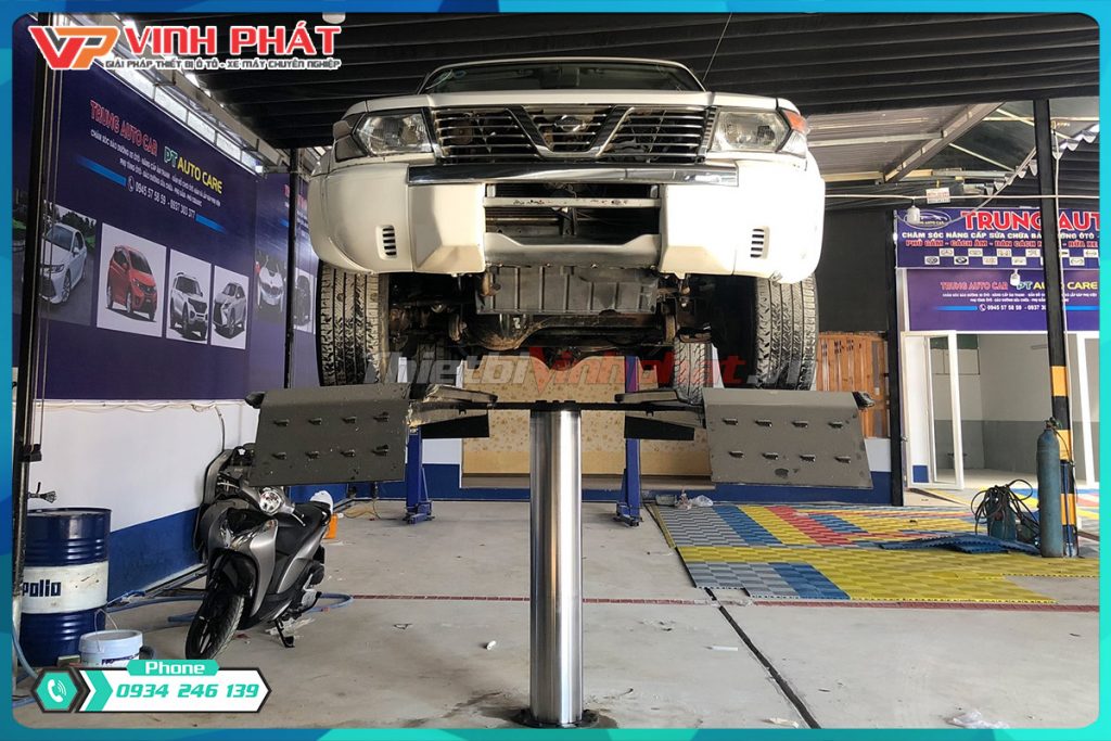 1200x800-thiet-bi-rua-xe-oto-cham-soc-xe-thietbivinhphat.vn-cau-nang-1-tru-rua-xe-oto-2