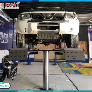 1200x800-thiet-bi-rua-xe-oto-cham-soc-xe-thietbivinhphat.vn-cau-nang-1-tru-rua-xe-oto-2