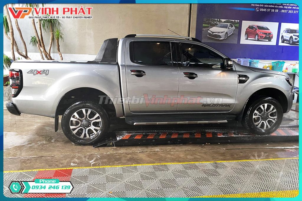 1200x800-thiet-bi-rua-xe-oto-cham-soc-xe-thietbivinhphat.vn-cau-nang-1-tru-rua-xe-oto-3