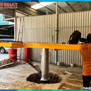 cau-nang-1-tru-rua-xe-oto-viet-nam-canh-buon-2-thietbivinhphat.vn-lap-dat-khach-hang