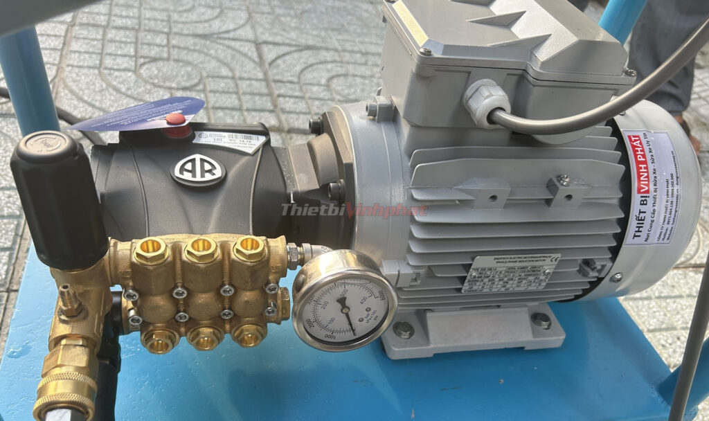 May-rua-xe-cao-ap-y-ar-annovi-reverberi-2.2kw-80-bar-14l-thietbivinhphat.vn (5)