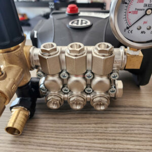 May-rua-xe-cao-ap-y-ar-annovi-reverberi-4kw-150-bar-14l-niken-thietbivinhphat.vn (2)