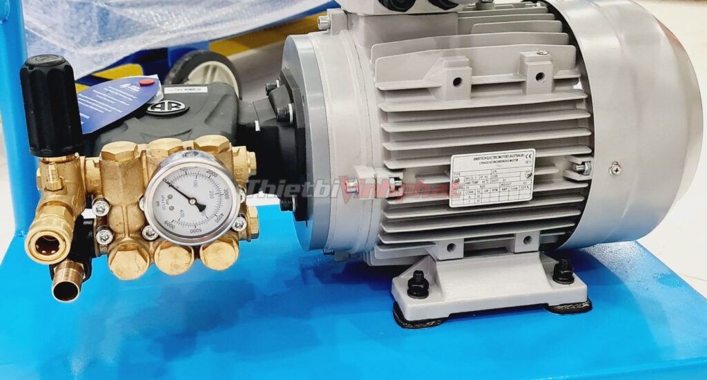 May-rua-xe-cao-ap-y-ar-annovi-reverberi-5.5kw-160-bar-18l-thietbivinhphat.vn (3)